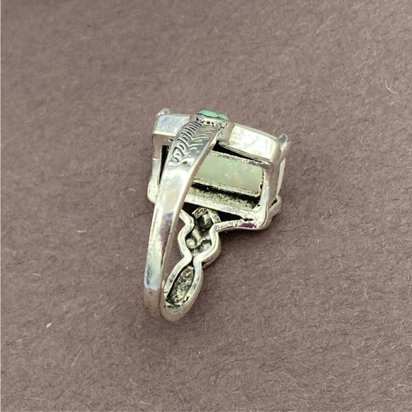 SILVER Art Dec Opalescent Ring with emerald color side stones various sizes - Picture 3 of 5